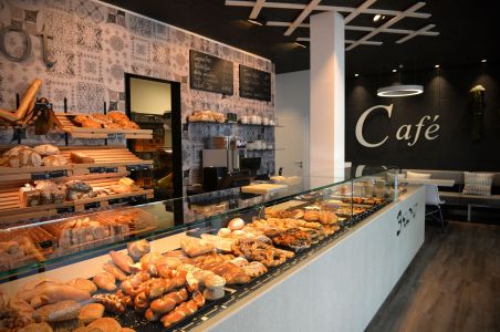 Das Angebot im Café-Bereich der Filiale Wolnzach.